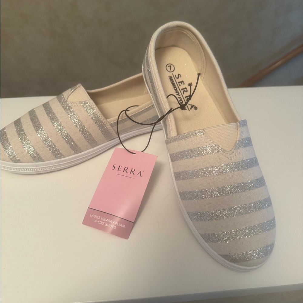 Serra Women's Sparkle Stripe Flats - Silver and Cream W Memory Foam